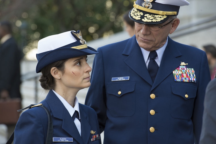 Junior Officer Amelia Albers (Shiri Appleby) & Admiral Vincent Albers (John Getz)