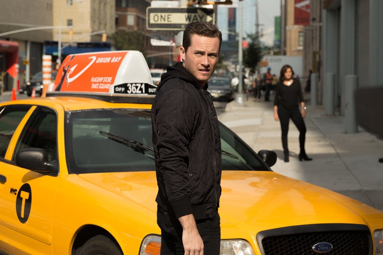 Jay Halstead (Jesse Lee Soffer)  dans les rues de New York 